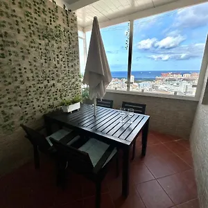 https://coqueto-atico-con-vistas-al-mar-centrico.in-canary-islands.com